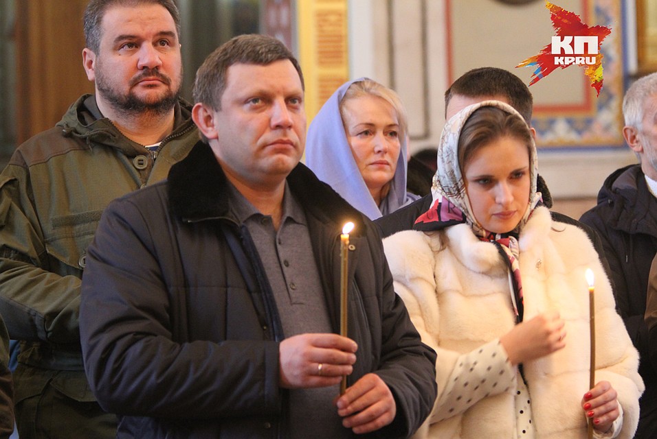 В храме присутствовал и Глава ДНР Александр Захарченко с женой. Слева - Александр Тимофеев, министр доходов и сборов ДНР. Фото: Александр КОЦ