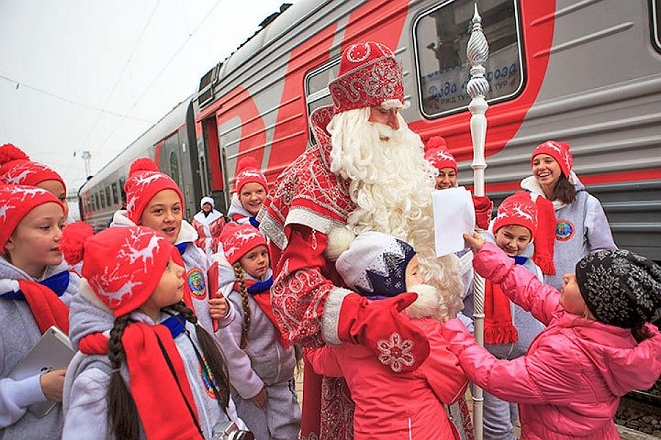 Южноуральцы на новогоднем поезде отправятся в гости к Деду Морозу.
