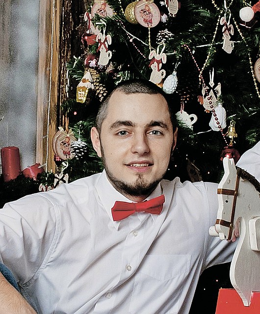 В первый раз Дмитрий избил жену, увидев, что одна из СМС в ее телефоне удалена. Фото: vk.com