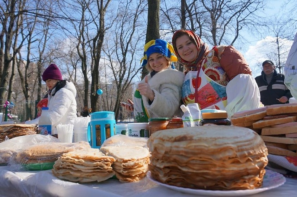 В развлекательных комплексах для гостей подготовили вкусную и веселую программу