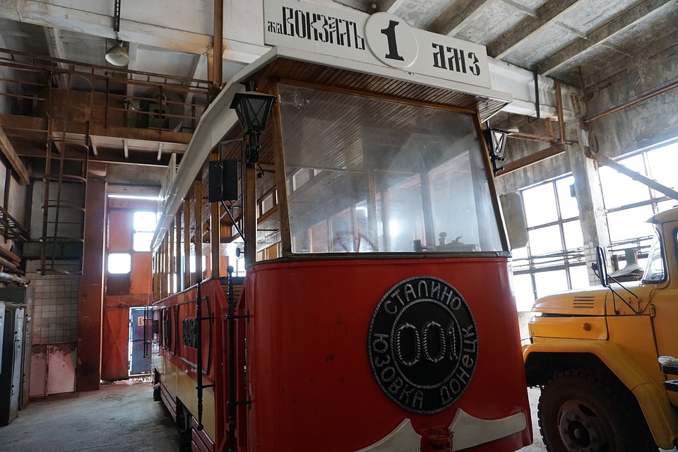 Такой же вагон открыл движение в Донецке в далеком 1928 году. Фото: Юлия АНДРИЕНКО