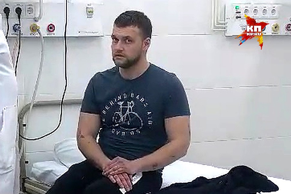 Михаил Трусов рассказал, что люди в зале 15 минут ждали помощи. Фото: Лариса МАРУЦАК