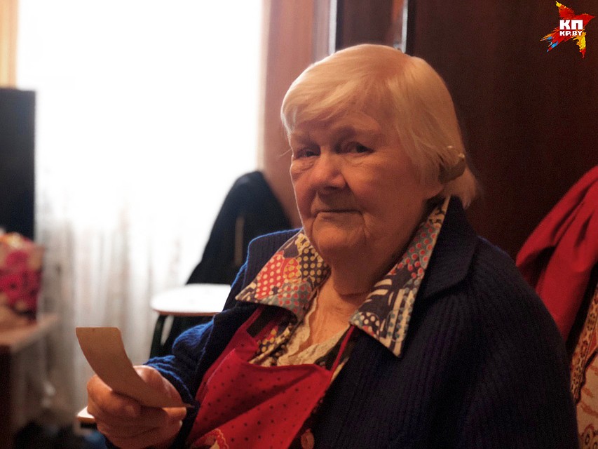 Несмотря на возраст, Нина Антоновна помнит все очень четко. Фото: Дарья ПУТЕЙКО