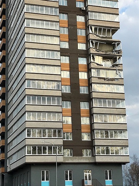 Ветер в Обнинске снес балконы в новостройке. Фото: СОЦСЕТИ