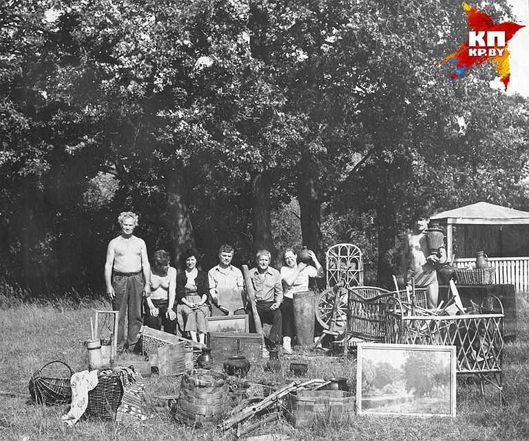 Лагерь возле Комарина и его "улов" в экспедиции июня 1992 года.