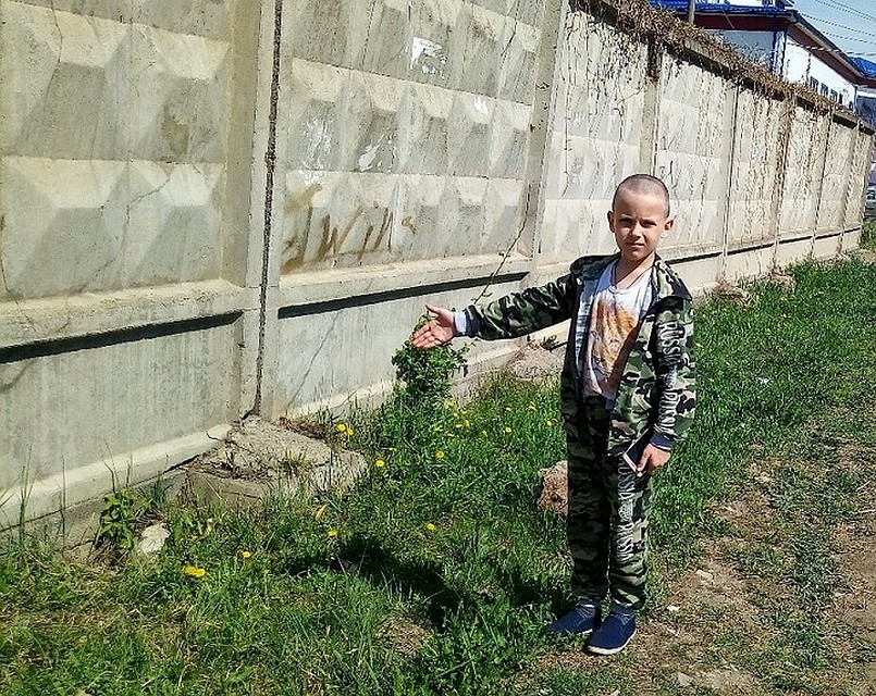Именно тут упал мужчина. Фото: Архив