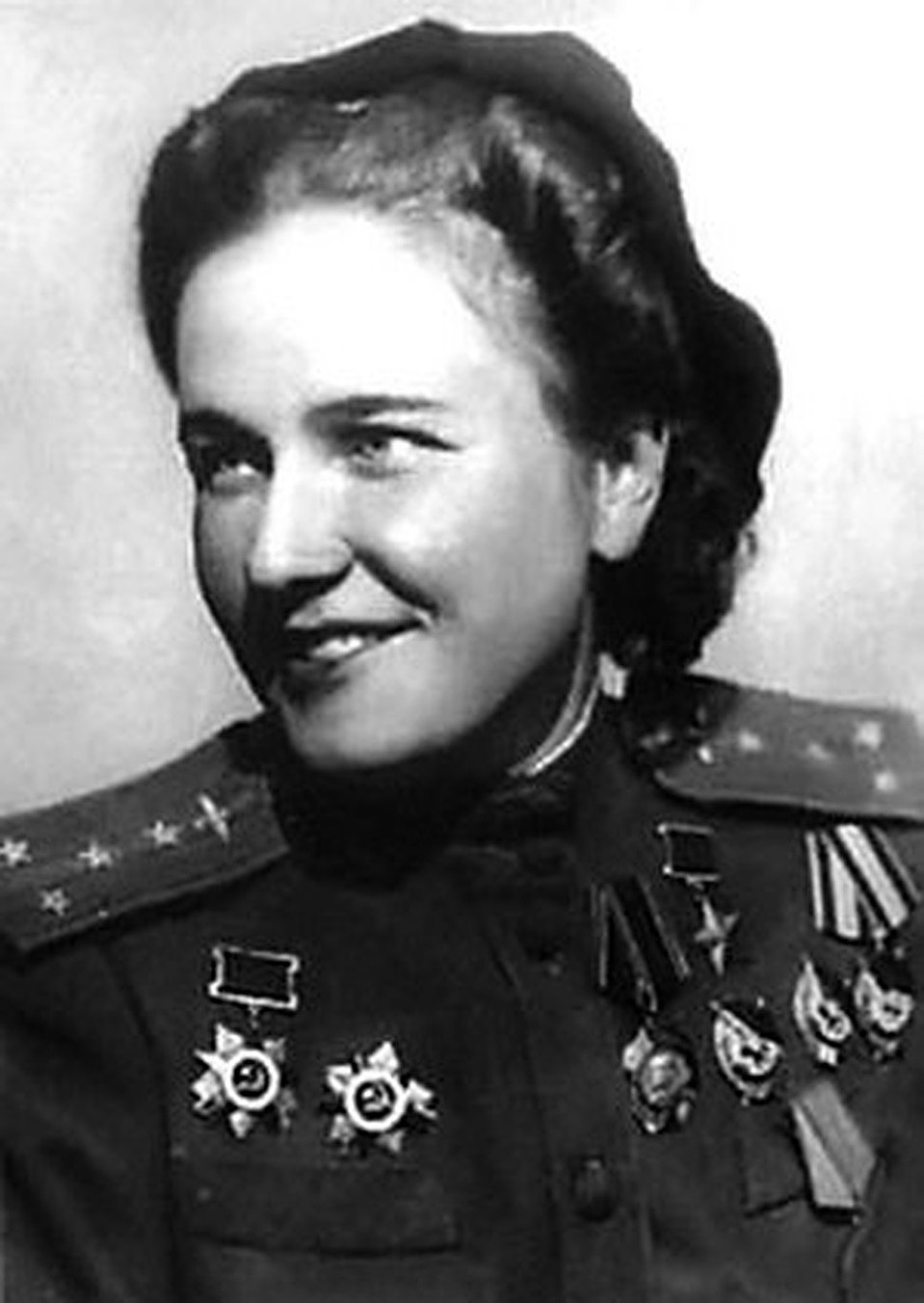 Надежда Попова.
