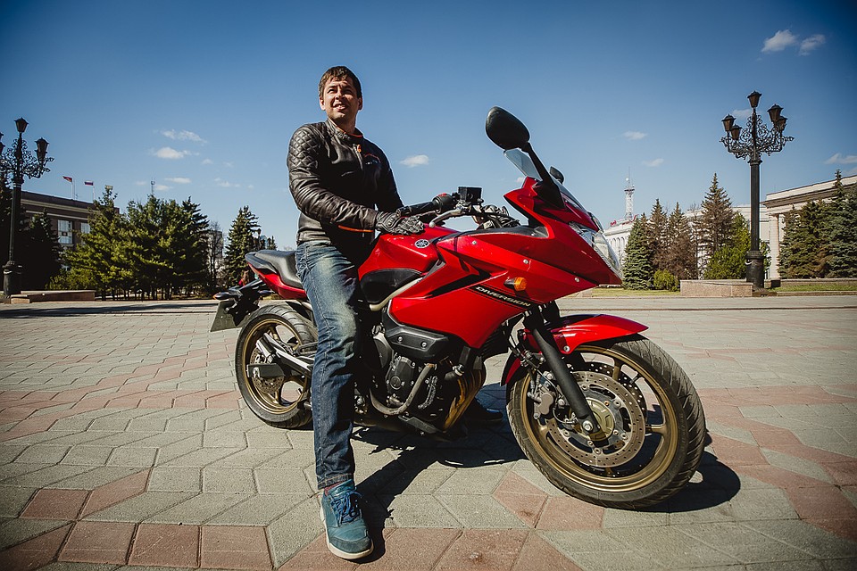 Вадим Бобровский и его Yamaha Diversion Фото: Валерий ЗВОНАРЕВ