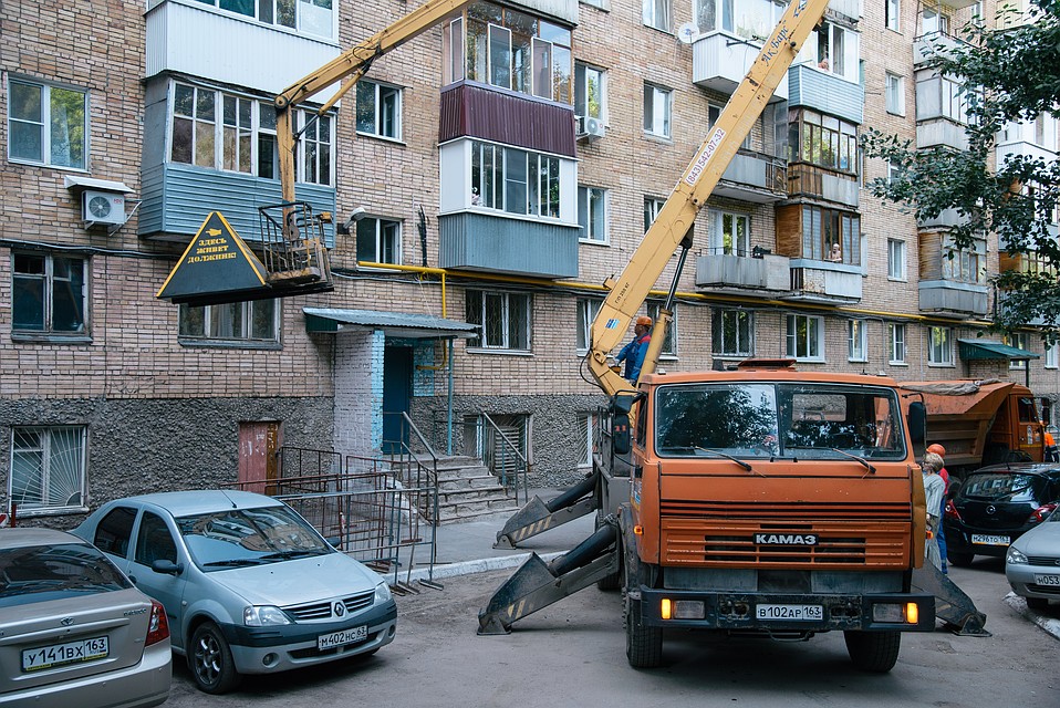 Технике во дворе тесно Фото: Альберт ДЗЕНЬ