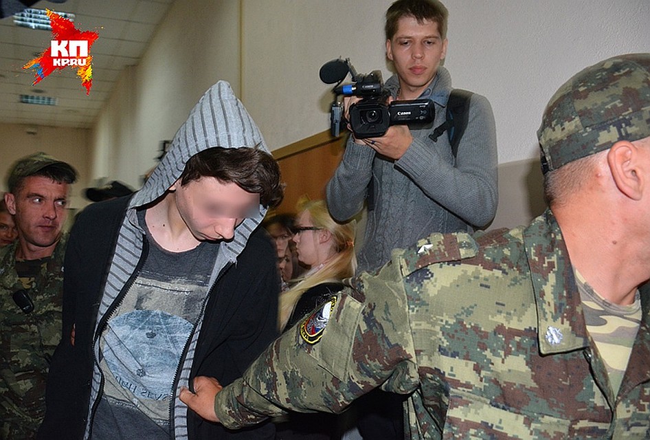 Марк Коньков во время суда прятал лицо от журналистов. Фото: Андрей КОПАЛОВ