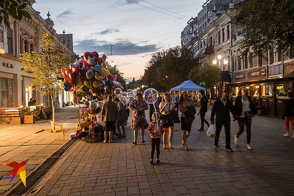 Местный Арбат (Проспект Кирова) Фото: Виктор ГУСЕЙНОВ