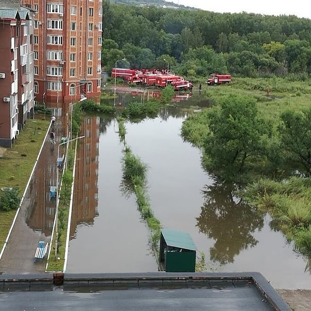 В районе "Семи ветров" вода прибывает и прибывает. Фото: mark2_che