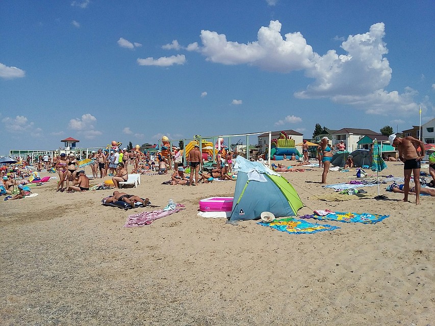 На пляжах появится больше свободного места. Фото: Анастасия КУРДЮКОВА
