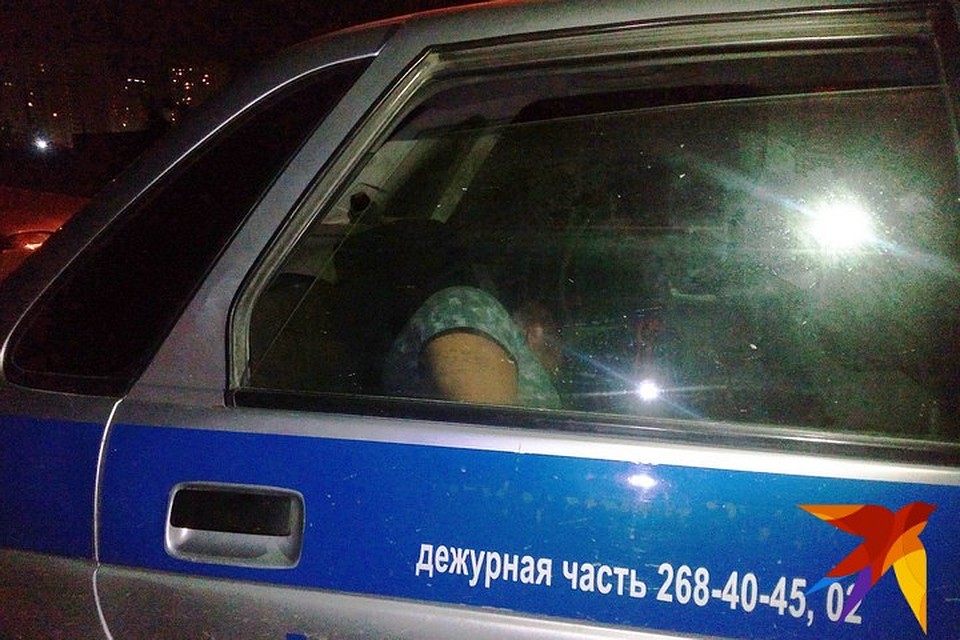 Задержанный не очень хотел позировать на камеру Фото: Юлия ДУБИНА