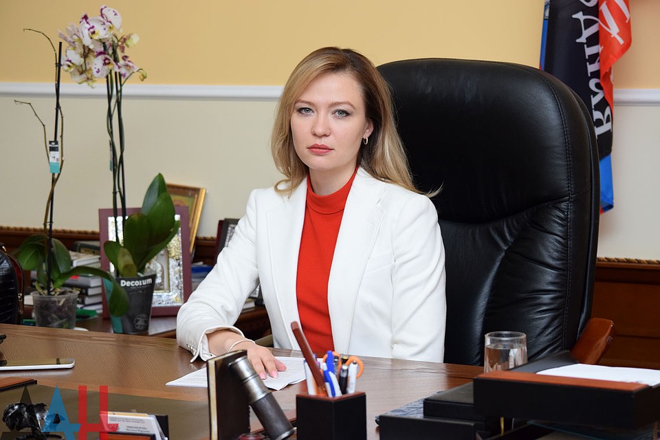 Новый представитель на переговорах в Минске - Никонорова. Фото: ДАН