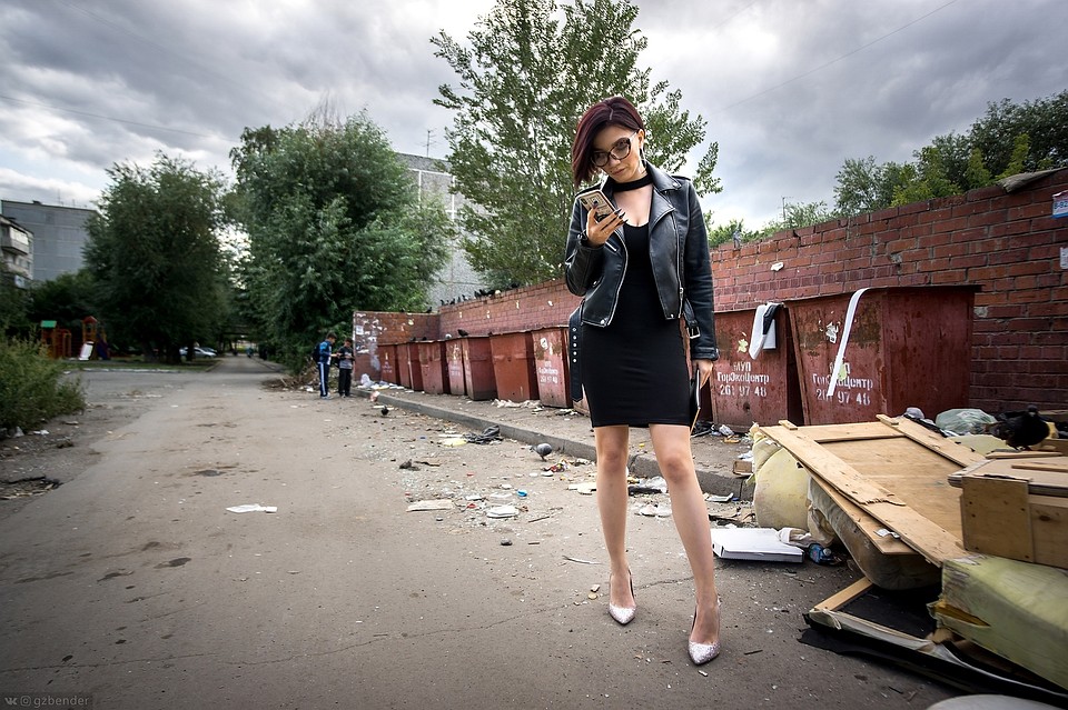 Бизнес-леди на помойке. Фото: Данил Антонов.