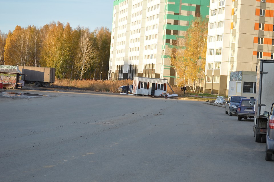 Видно, что павильон шашлычной раньше стоял в другом месте и его перенесли в Парковый. Фото: Кристина Романова