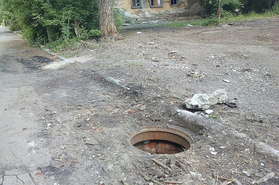 Кругом открытые люки. Фото: Тимур Гизатуллин.