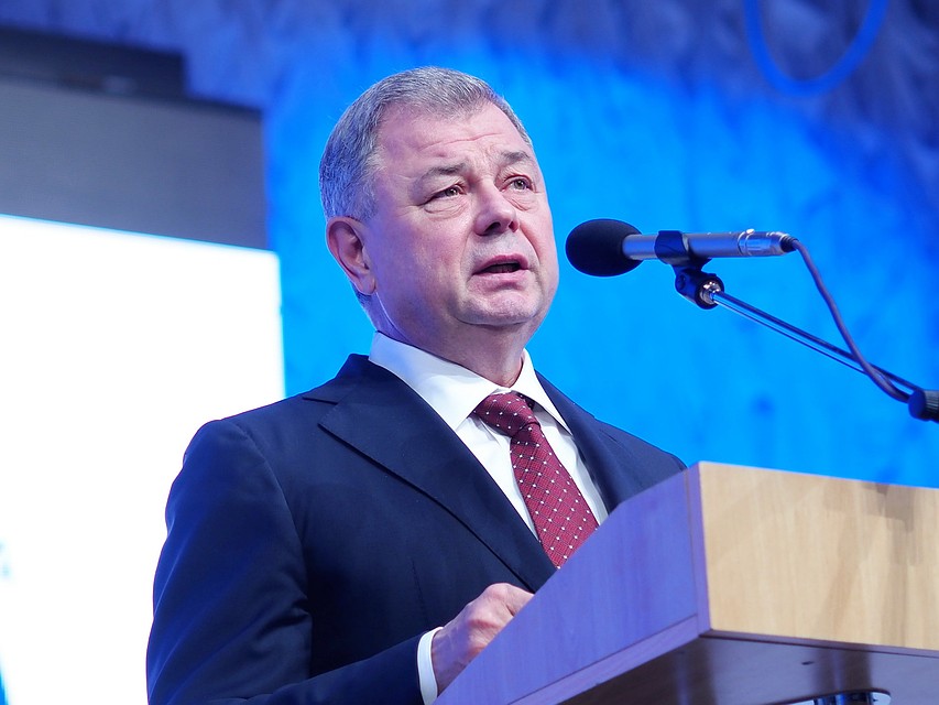 Губернатор Калужской области Анатолий Артамонов призвал хранить в памяти победу, ставшую решающей для истории нашей страны. Фото предоставлено пресс-службой Правительства Калужской области.