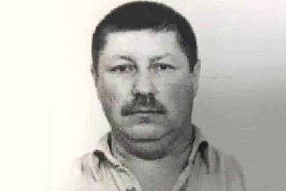 Юрий Петров - заядлый картежник, страсть к игре на деньги принесла немало горя в семью.