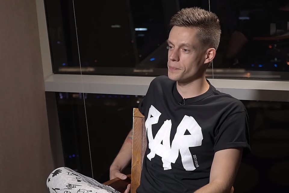Юрий задает вопросы «которые было бы интересно задать старшекласснику»