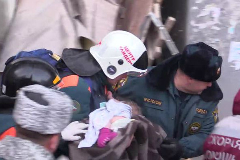 Ребенок пролежал полтора дня под завалами. Фото: кадр с видео