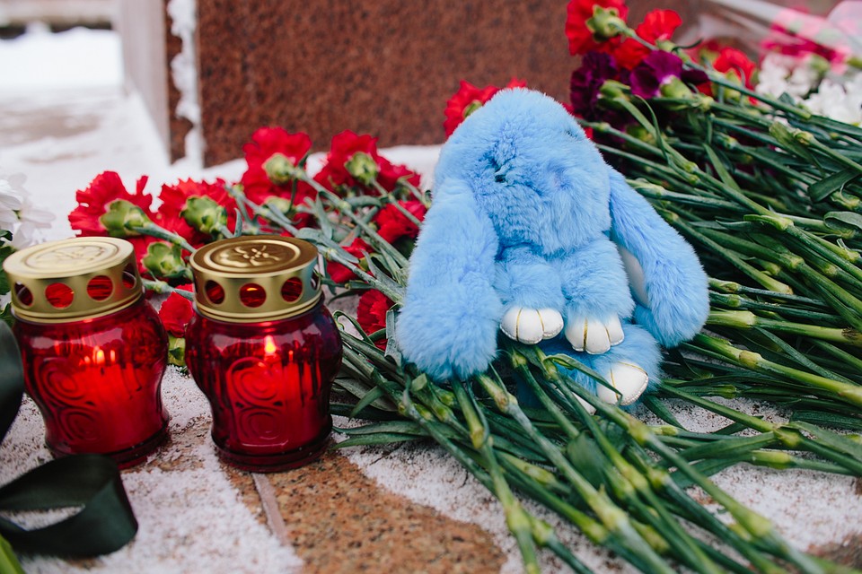 Среди погибших - дети. Фото: Валентина ВАГАНОВА