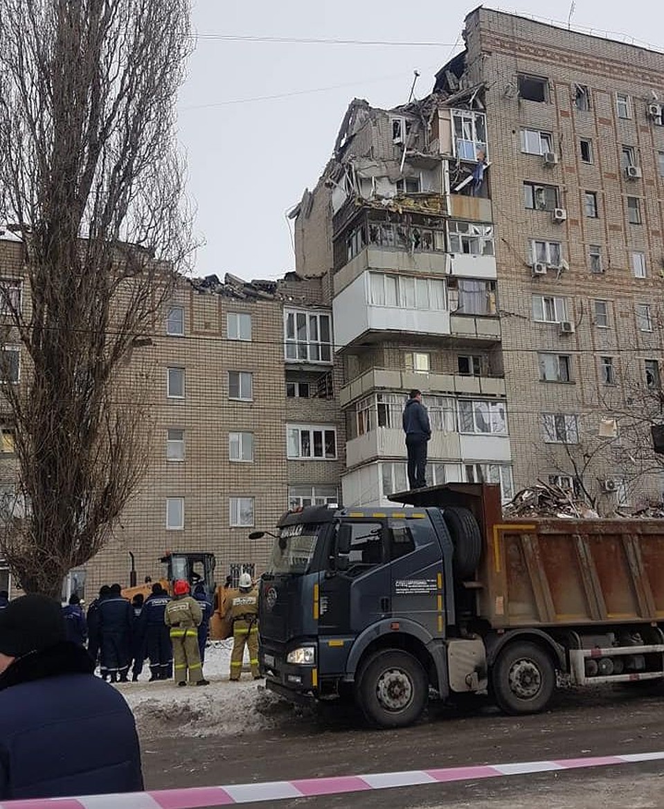 Взрывной волной разрушены четыре квартиры в 9-этажке по адресу Хабарова, 16 в городе Шахты. Фото: Ольга ГОПАЛО