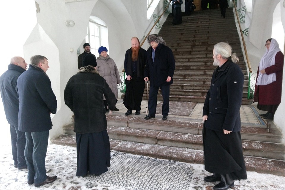 Никита Михалков, младший брат Андрея Кончаловского, приехал на венчание звездной супружеской пары в Псков 20 января 2019 года. Фото: Псковская лента новостей.