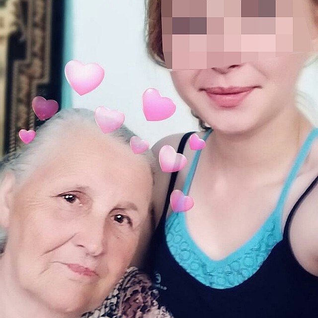 Надежда Денисовна и внучка Оксана Фото: из семейного архива