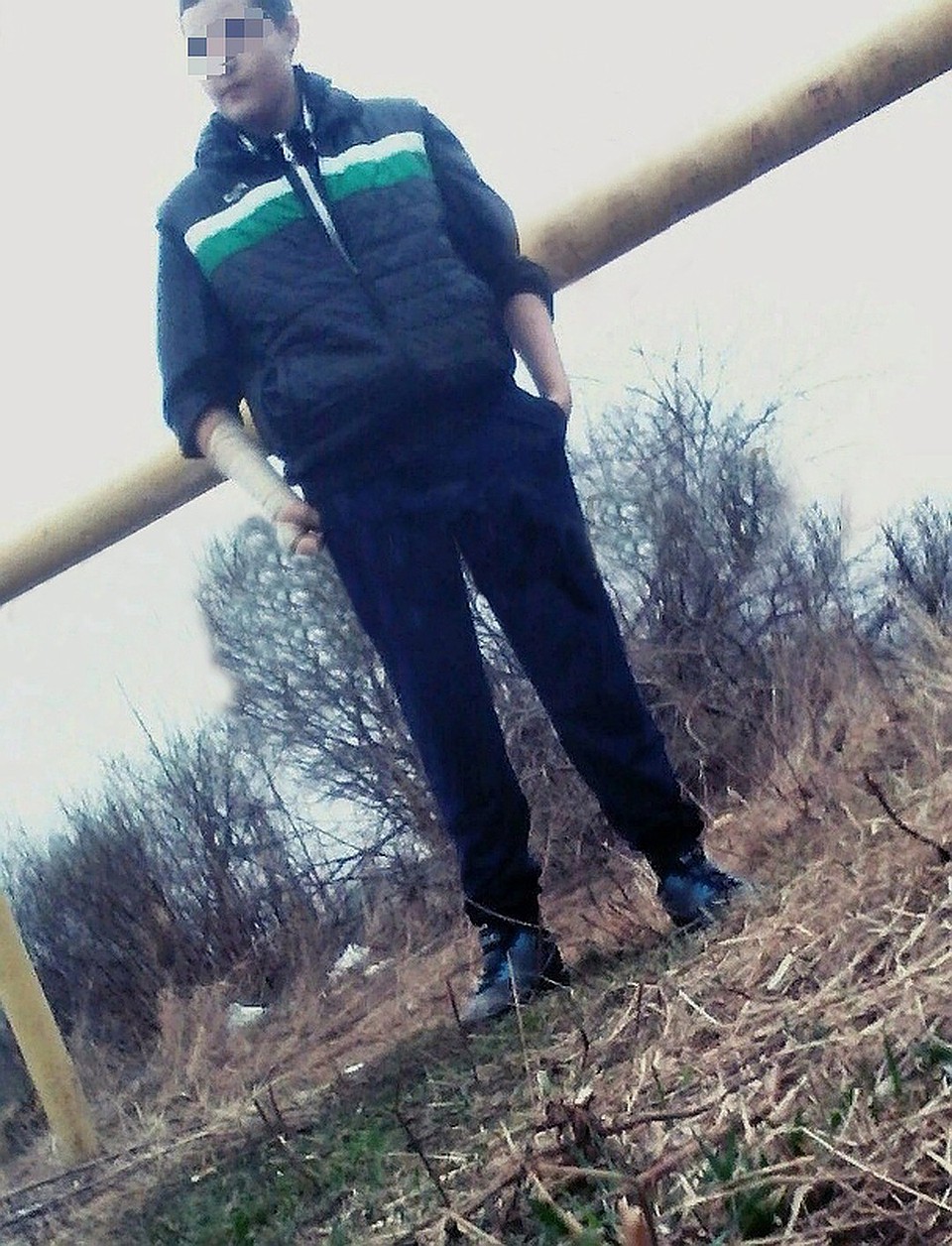На фото - 16-летний Вадим, который также участвовал в расправе. По словам друзей, парень пил и часто бил мать. Фото: соцсети