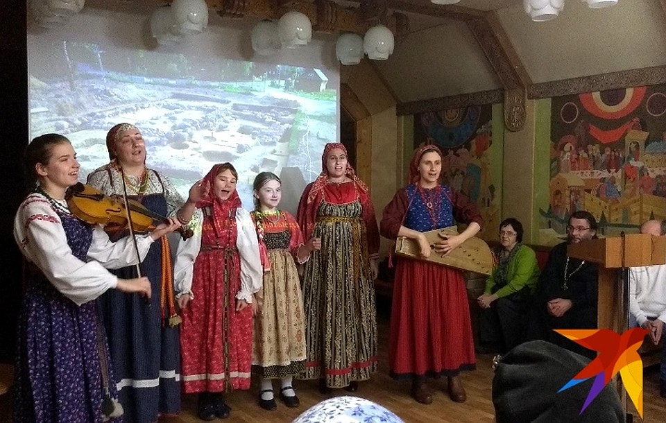 Презентацию украсило выступление семейной этностудии "Матица" ТГОМ Фото: Ирина ТАРАСОВА
