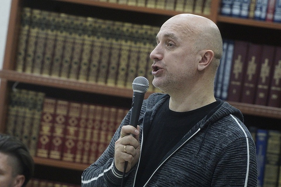 Писатель занимает активную общественную позицию Фото: Алексей БУЛАТОВ