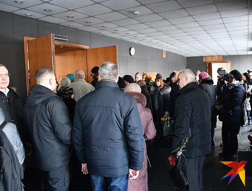 16 февраля родные, близкие певца и поклонники прощались с артистом в ритуальном зале Николо-Архангельского кладбища Москвы Фото: Владимир ВЕЛЕНГУРИН