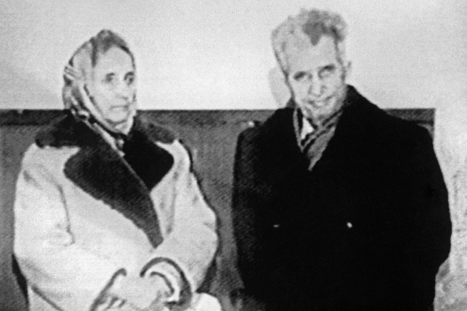 Президент Николае Чаушеску и его жена незадолго до смертной казни, 1989 год. Фотохроника ТАСС.