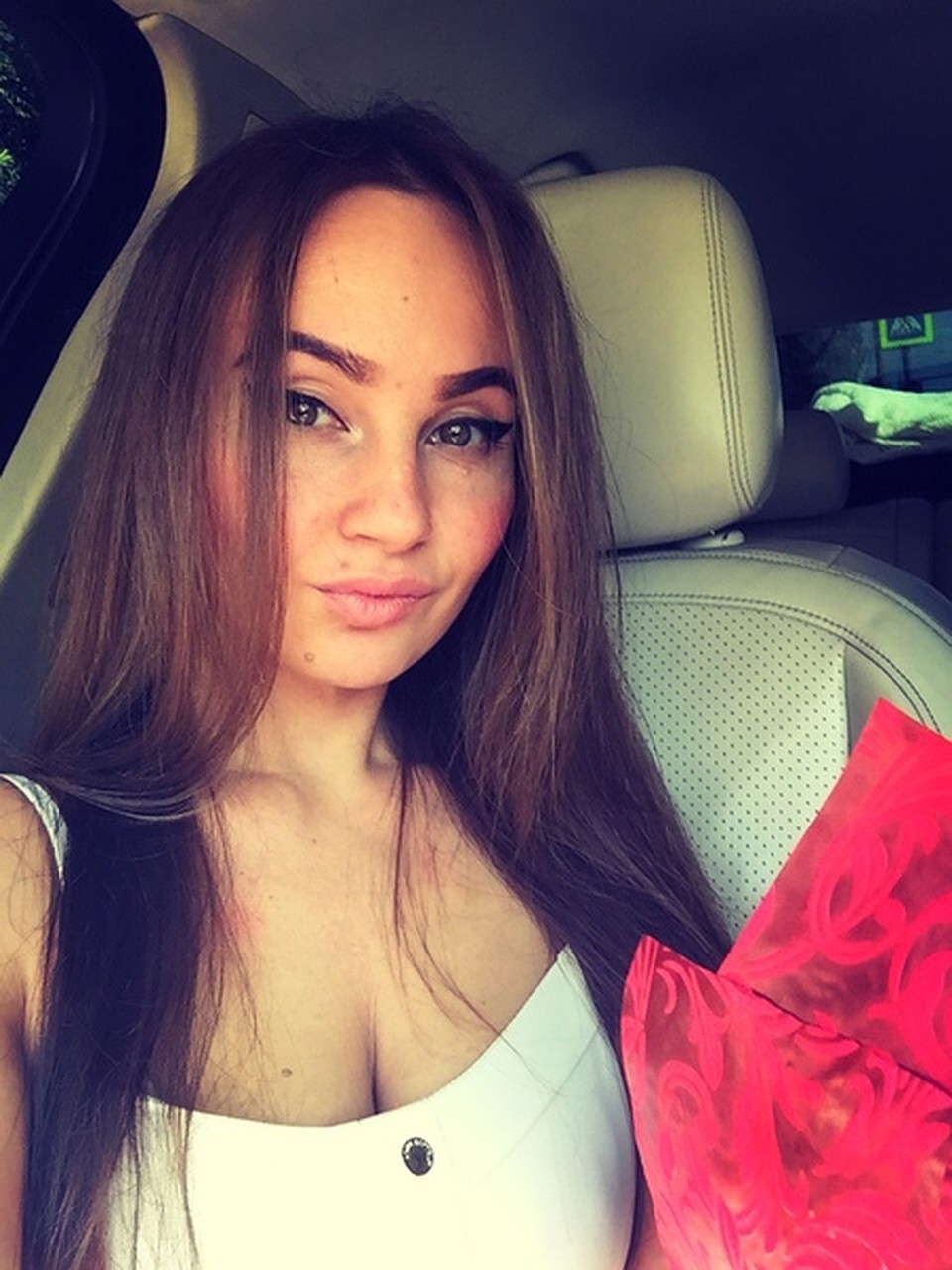 Семен М. одаривал девушку дорогими подарками и даже подарил машину Фото: соцсети