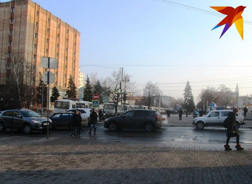 Транспортный коллапс на улице Ленина Фото: Светлана ВОЛКОВА
