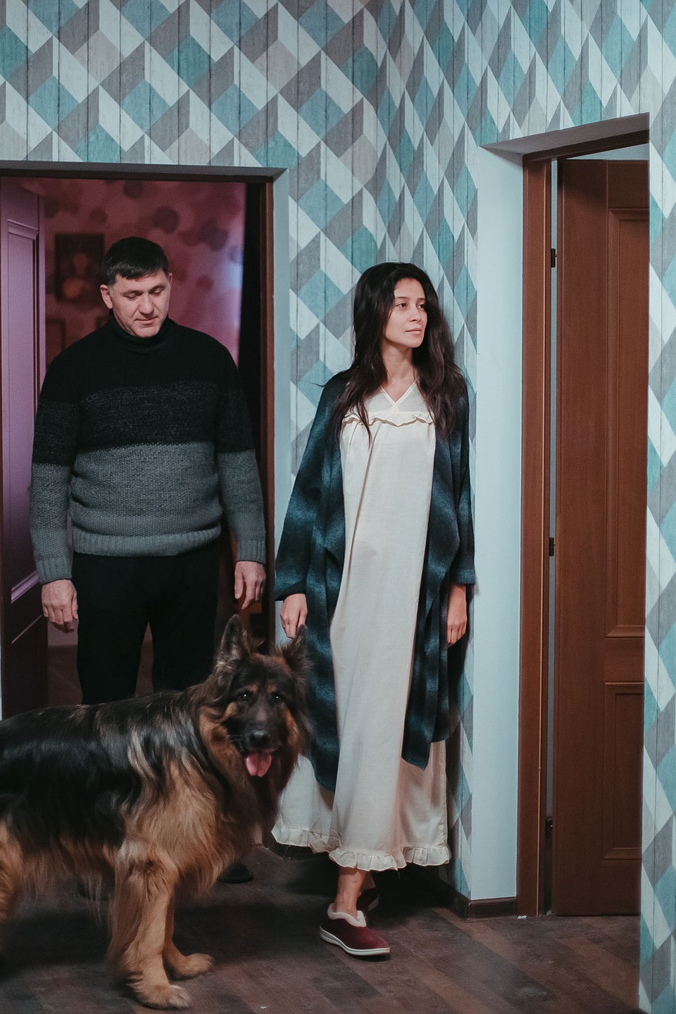 Изначально, по сценарию, Мавлюда должна была быть женщиной в возрасте. И никто не верил, что девушка с модельной внешностью в состоянии сыграть усталую дворничиху. Фото: Ксения УГОЛЬНИКОВА/Первый канал