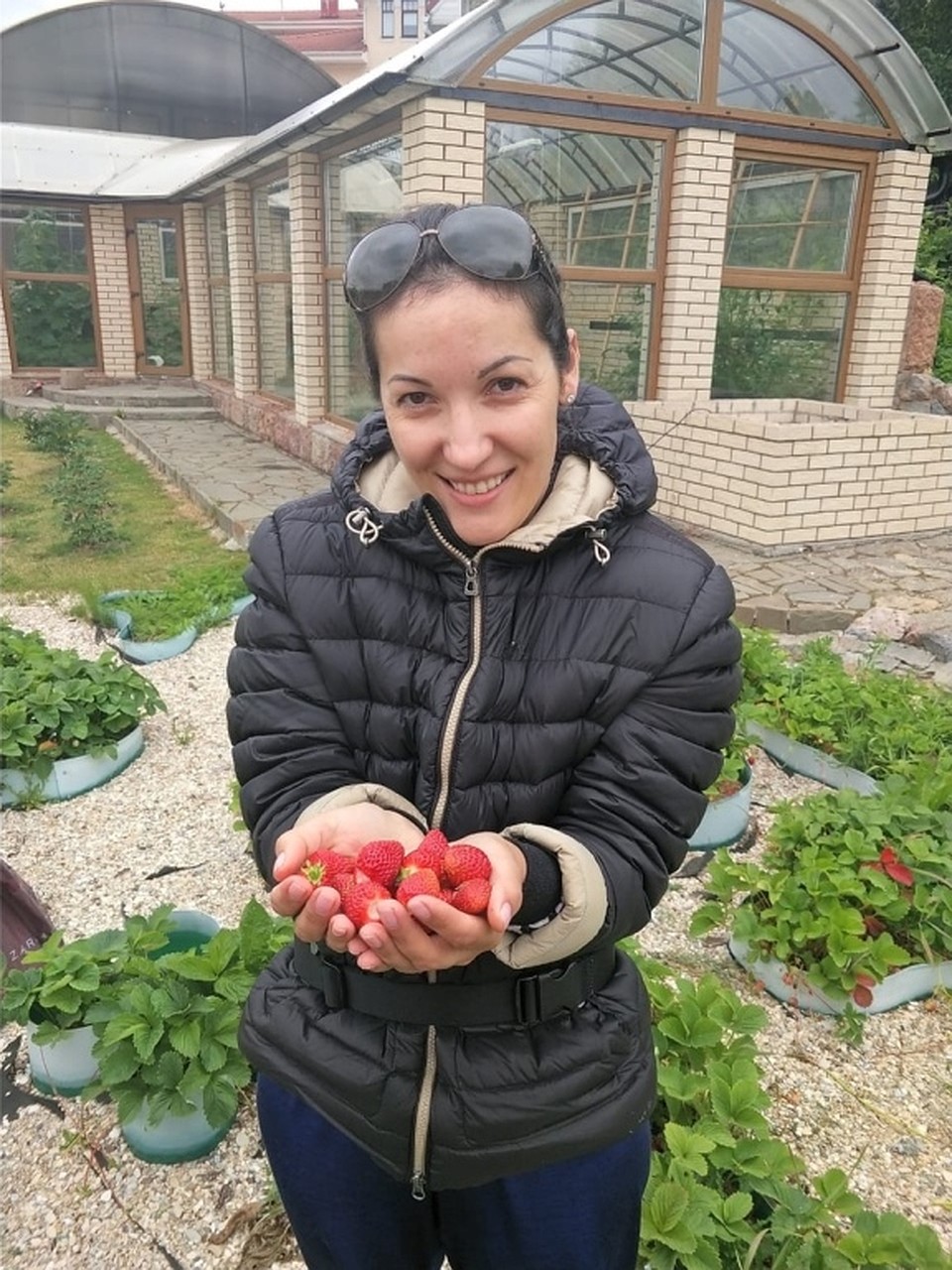 Жена Галина делает заготовки, которых хватает на всю зиму.