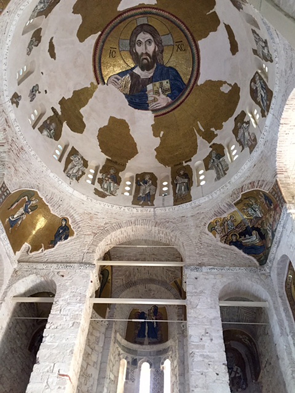 Храм Дафни внутри Фото: Елена ЧИНКОВА