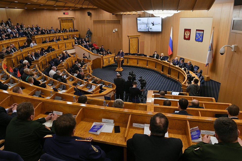 В своем послании губернатор не раз упомянул о том, что Ленинградская область должна стать областью успешных людей. Автор фото: пресс-служба Ленинградской области.