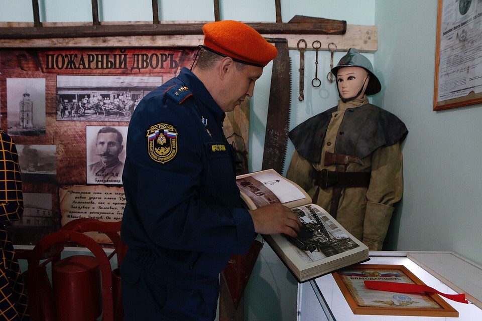 Экспонаты помогали собирать пожарные 8 отряда\ФОТО: Официальный Новороссийск