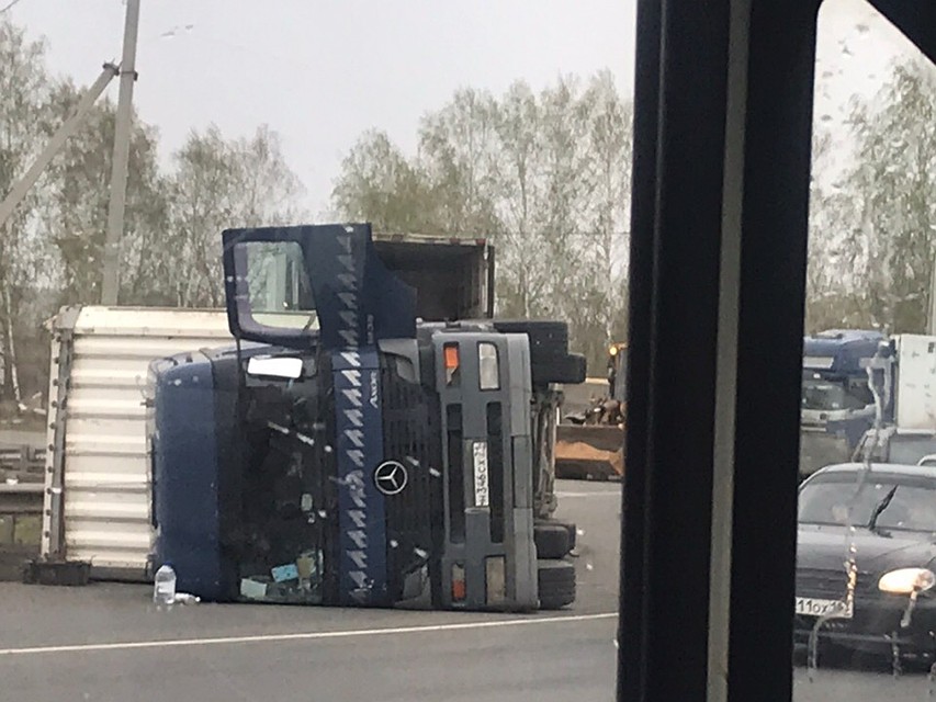 Причину аварии предстоит установить сотрудникам полиции Фото: Соцсети