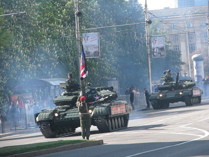 В центре Донецка прошла генеральная репетиция военного парада 2019 Фото: Роман ПОБЕРЕЖНЮК
