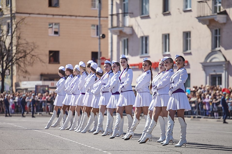 После парада на площади ленина пройдет плац-концерт. Фото: Дарья ХВАТКОВА