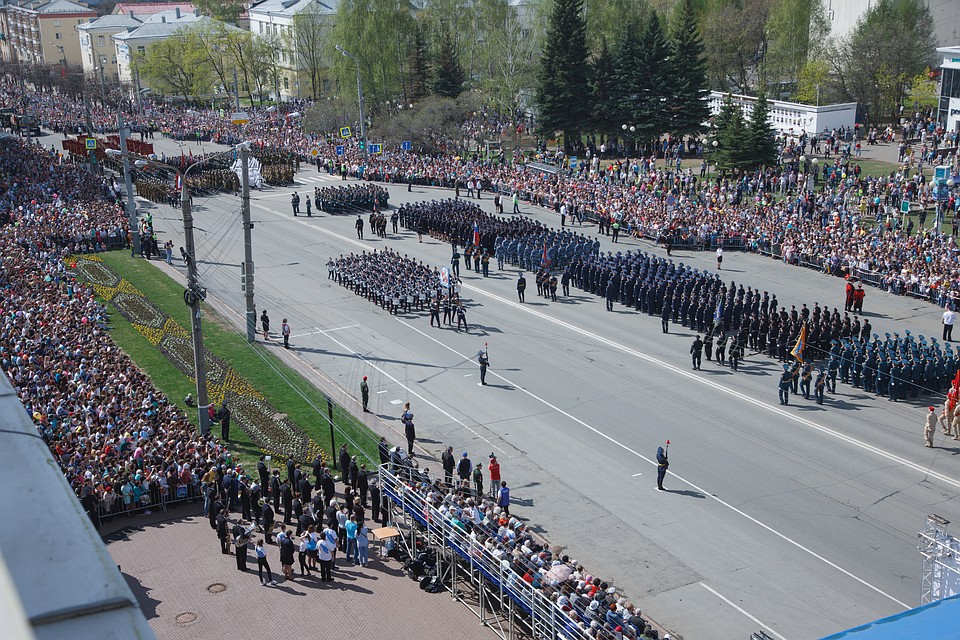 Парад Победы в Ижевске Фото: Сергей ГРАЧЕВ