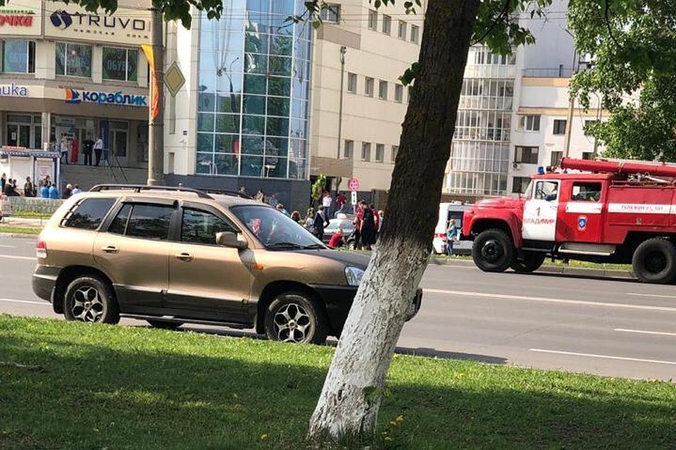 Эвакуация ТЦ "Крейсер" Фото: "Подслушано во Владимире" Вконтакте