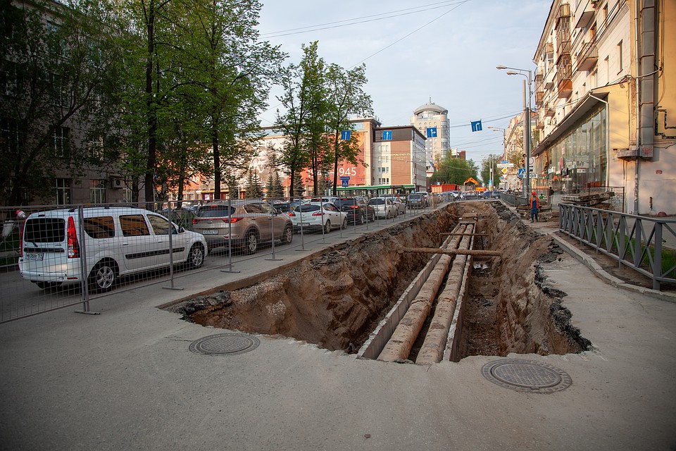 Вот такие окопы в центре города Фото: Николай ОБЕРЕМЧЕНКО