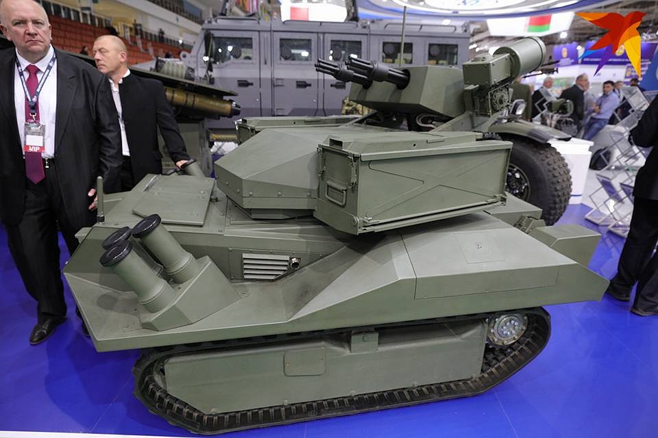 Робот-пулемет «Берсерк» скоро сможет самостоятельно патрулировать периметр и стрелять по нарушителям. Фото: Святослав ЗОРКИЙ