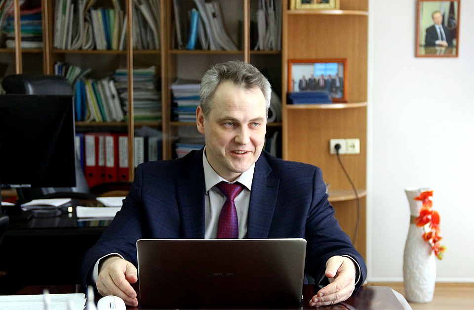 Врио ректора АлтГУ, доктор экономических наук, профессор Сергей Бочаров. Фото из архива вуза.